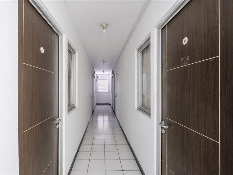Super Oyo 1568 Stasiun Ka Cirebon Guest House Exterior photo