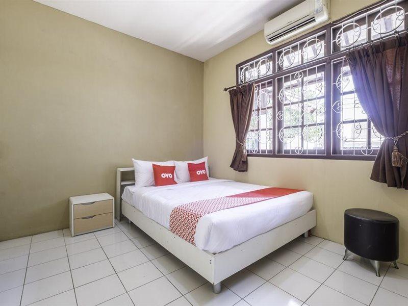 Super Oyo 1568 Stasiun Ka Cirebon Guest House Exterior photo