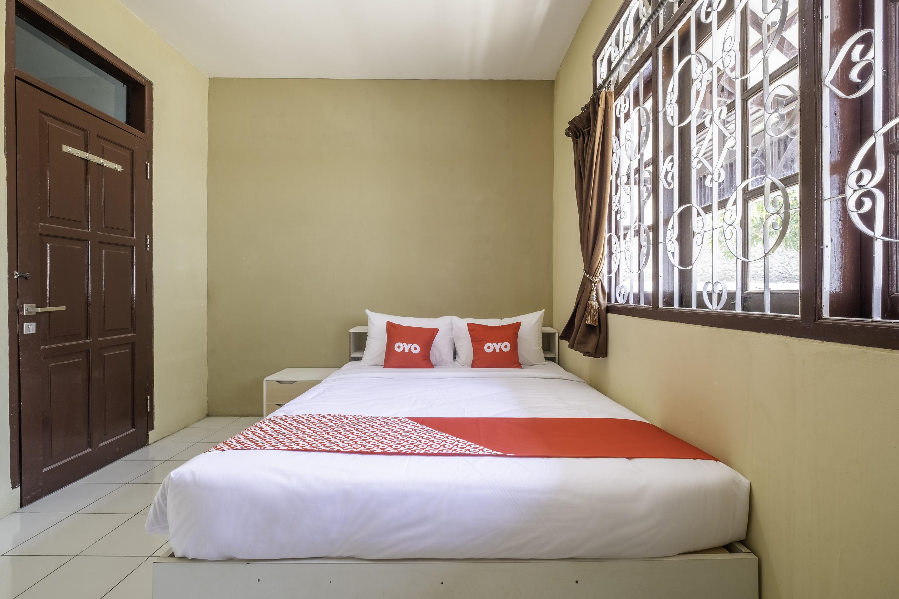 Super Oyo 1568 Stasiun Ka Cirebon Guest House Exterior photo