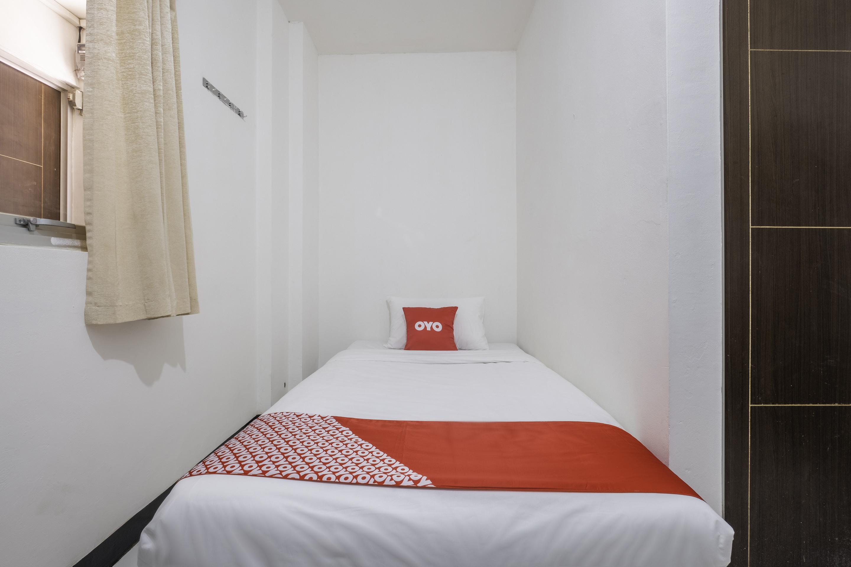 Super Oyo 1568 Stasiun Ka Cirebon Guest House Exterior photo