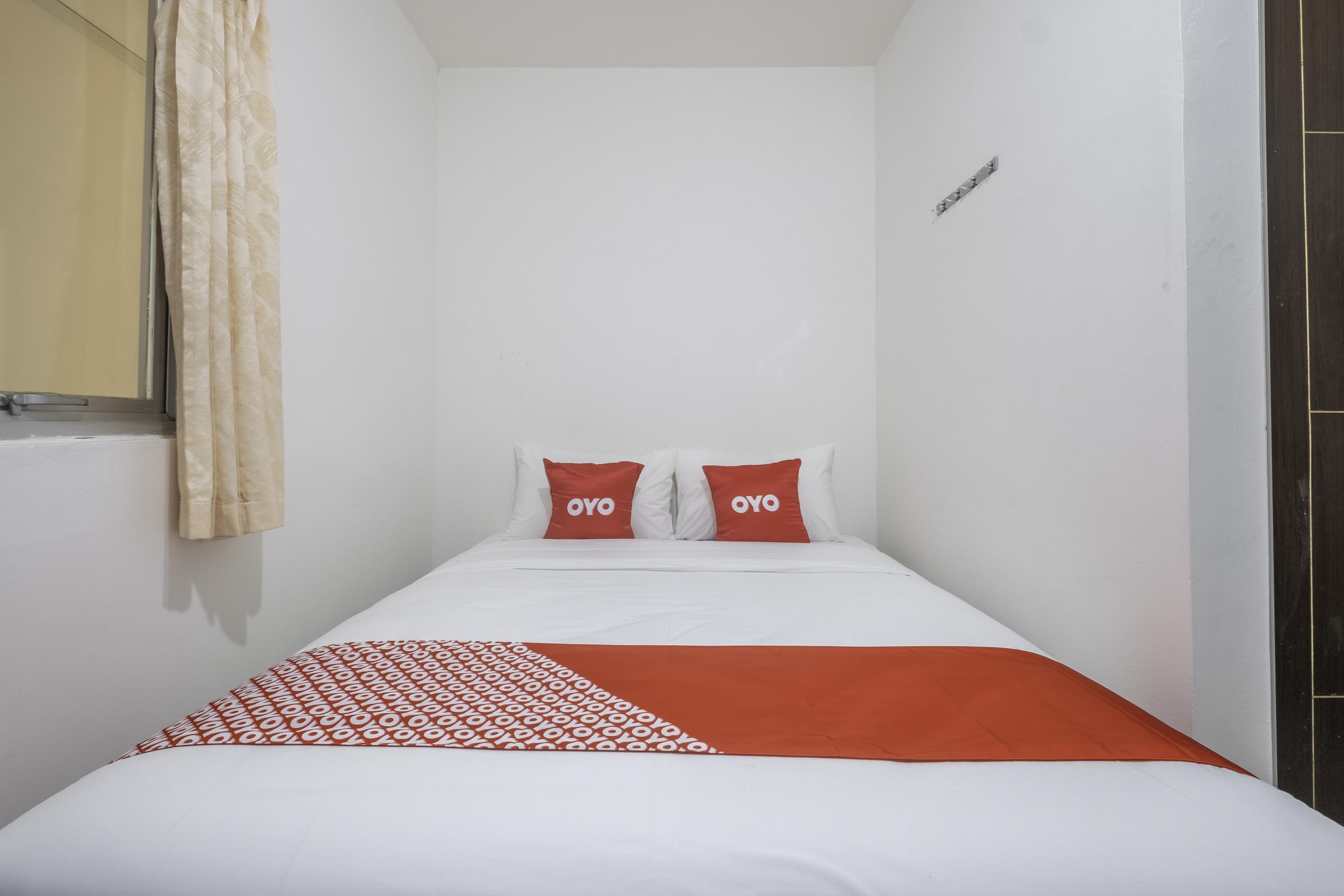 Super Oyo 1568 Stasiun Ka Cirebon Guest House Exterior photo