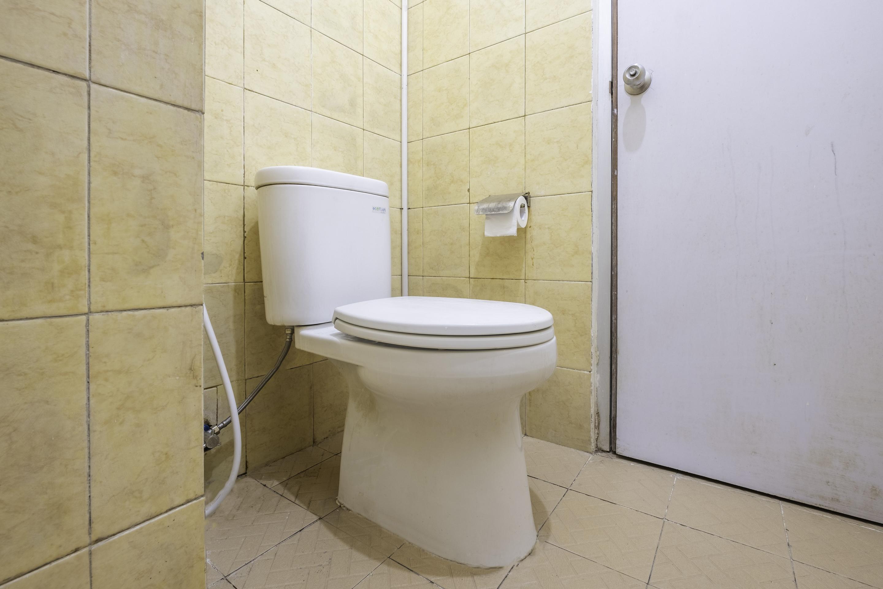 Super Oyo 1568 Stasiun Ka Cirebon Guest House Exterior photo